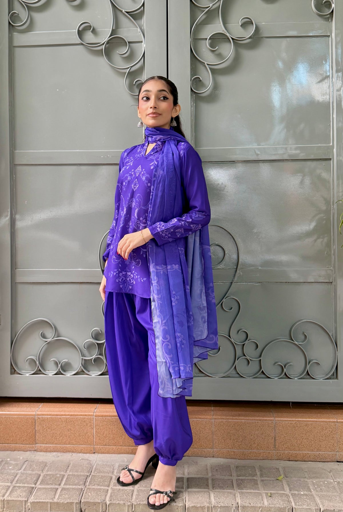 Plum complete front look
