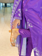 Purple Crush sleeve and border detail